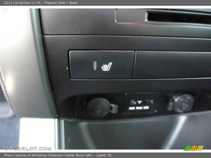 Titanium Silver / Black 2011 Kia Sorento LX V6