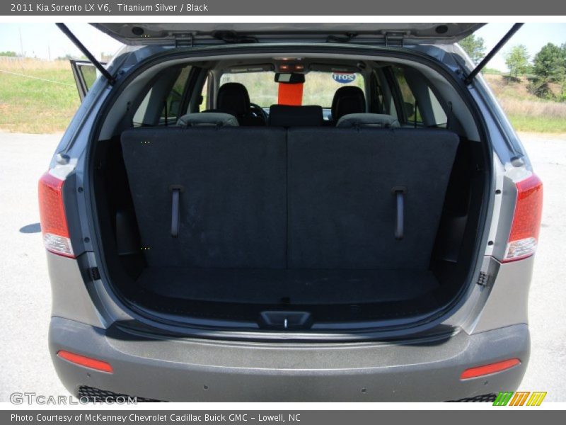 Titanium Silver / Black 2011 Kia Sorento LX V6