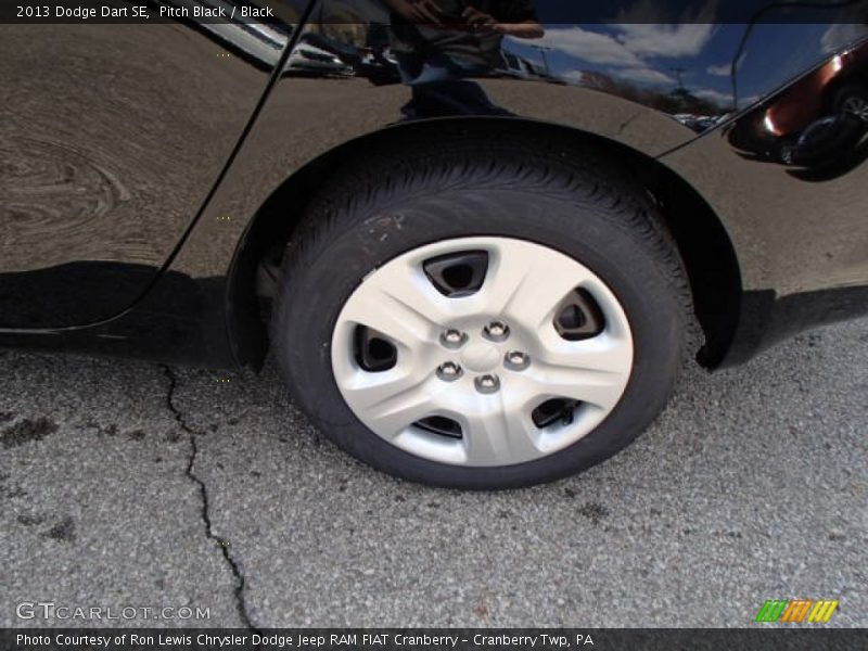 Pitch Black / Black 2013 Dodge Dart SE