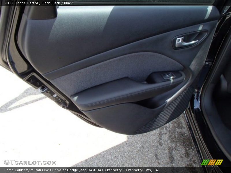 Pitch Black / Black 2013 Dodge Dart SE