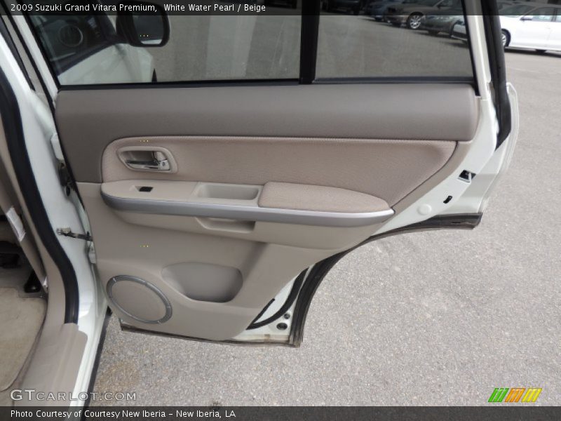 White Water Pearl / Beige 2009 Suzuki Grand Vitara Premium