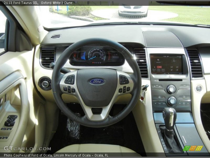 Oxford White / Dune 2013 Ford Taurus SEL