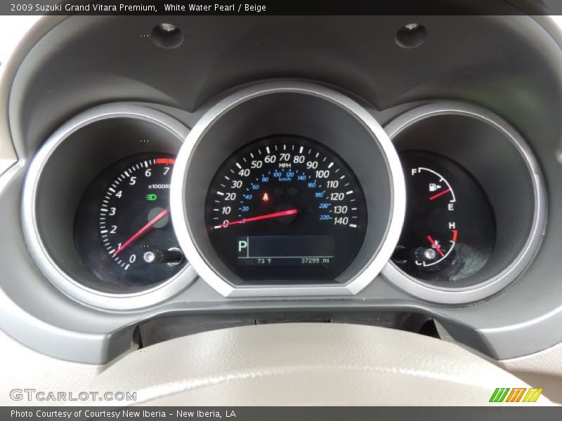 White Water Pearl / Beige 2009 Suzuki Grand Vitara Premium