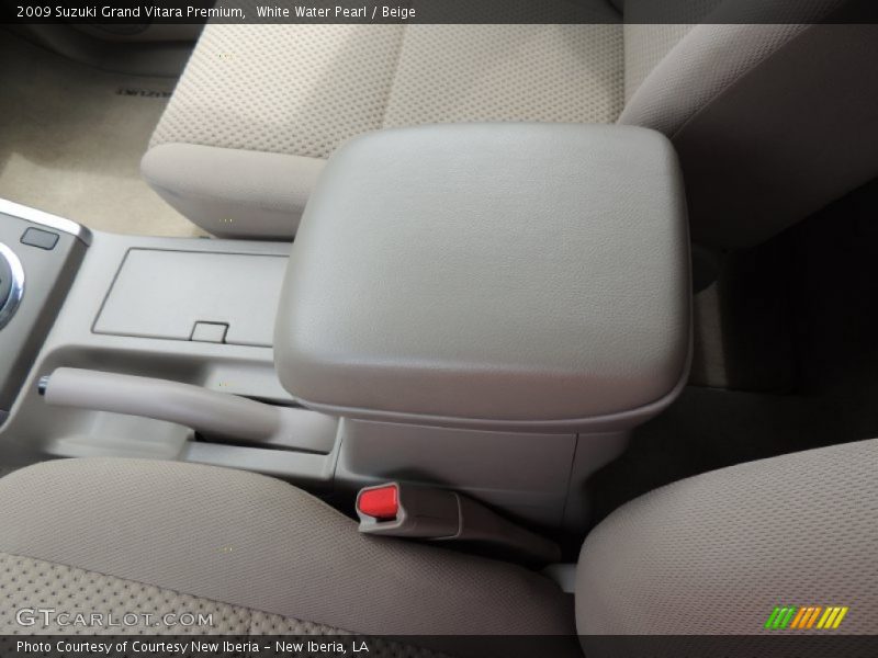 White Water Pearl / Beige 2009 Suzuki Grand Vitara Premium