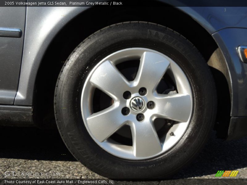 Platinum Grey Metallic / Black 2005 Volkswagen Jetta GLS Sedan
