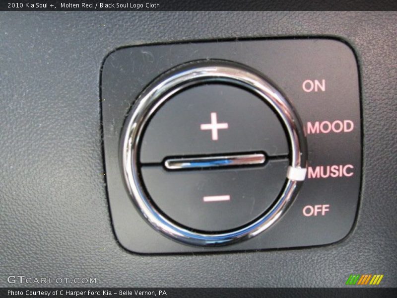 Molten Red / Black Soul Logo Cloth 2010 Kia Soul +