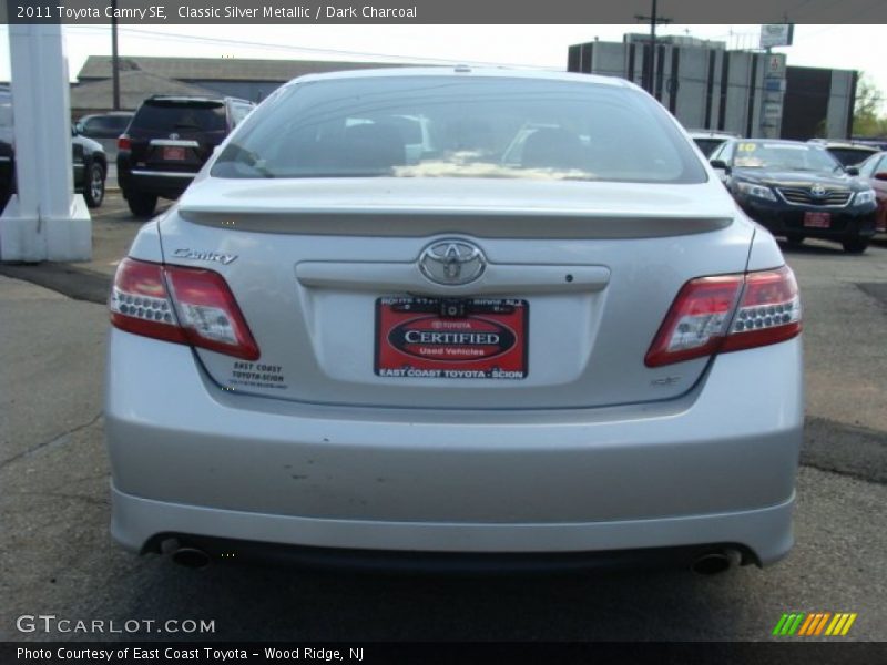 Classic Silver Metallic / Dark Charcoal 2011 Toyota Camry SE