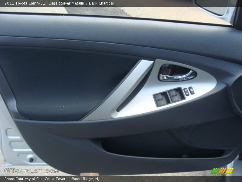 Classic Silver Metallic / Dark Charcoal 2011 Toyota Camry SE