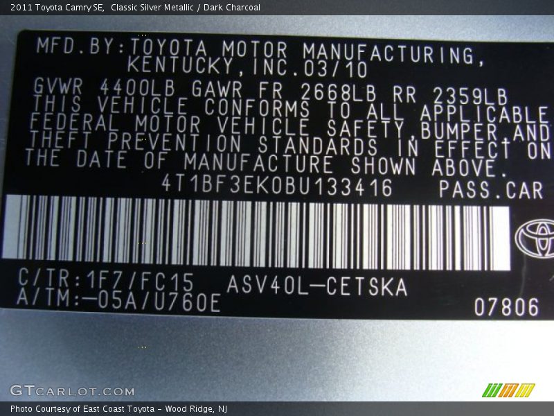 Classic Silver Metallic / Dark Charcoal 2011 Toyota Camry SE