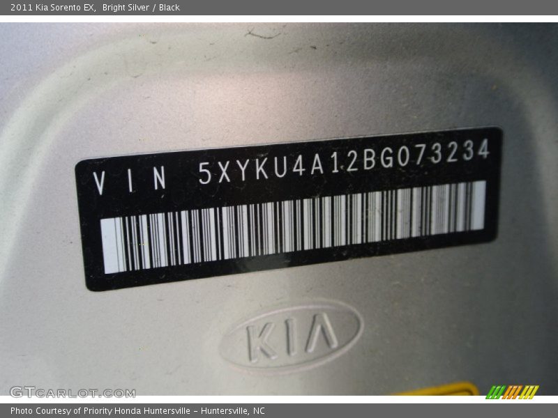 Bright Silver / Black 2011 Kia Sorento EX