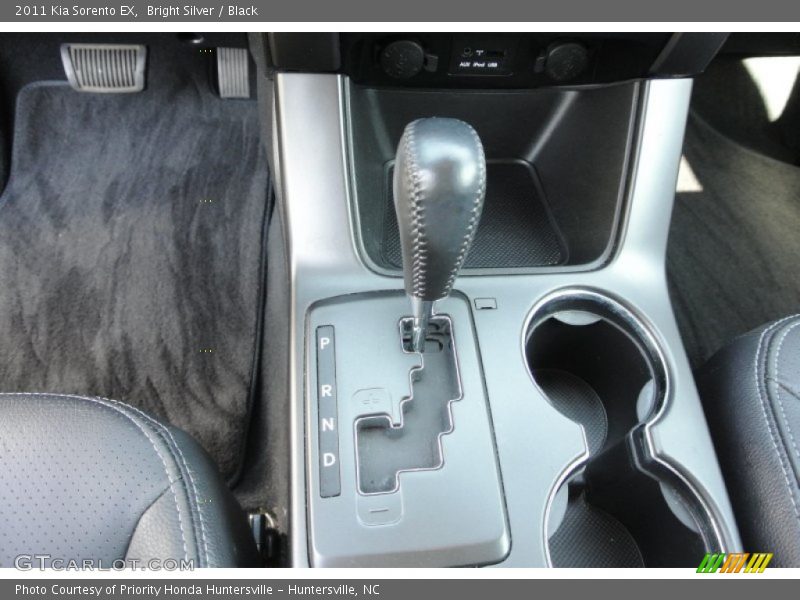 Bright Silver / Black 2011 Kia Sorento EX