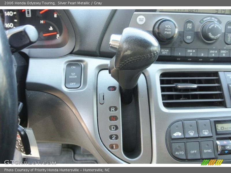 Silver Pearl Metallic / Gray 2006 Honda Odyssey Touring