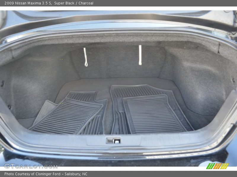  2009 Maxima 3.5 S Trunk