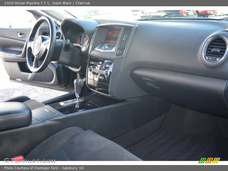 Super Black / Charcoal 2009 Nissan Maxima 3.5 S