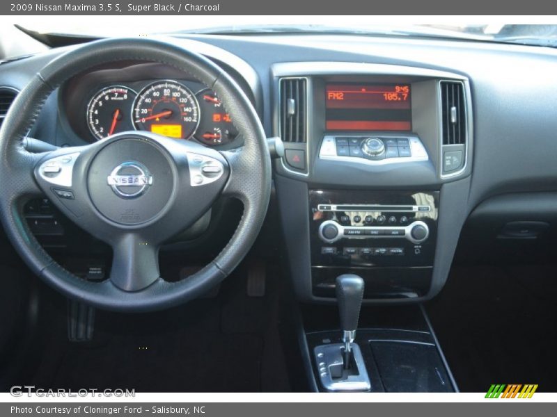 Dashboard of 2009 Maxima 3.5 S