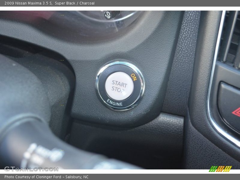 Super Black / Charcoal 2009 Nissan Maxima 3.5 S