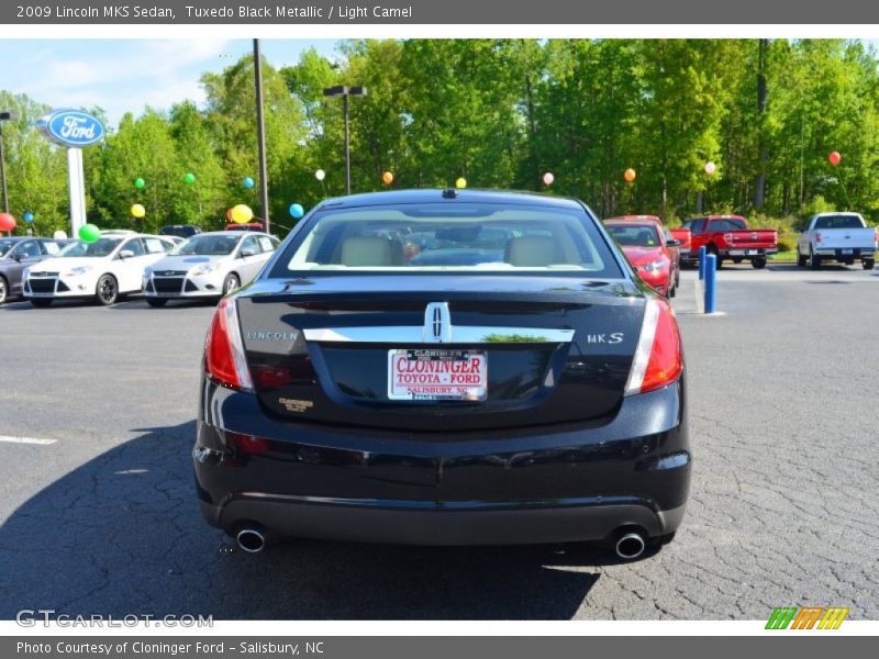 Tuxedo Black Metallic / Light Camel 2009 Lincoln MKS Sedan