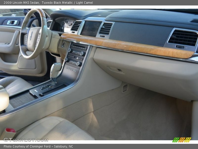 Tuxedo Black Metallic / Light Camel 2009 Lincoln MKS Sedan