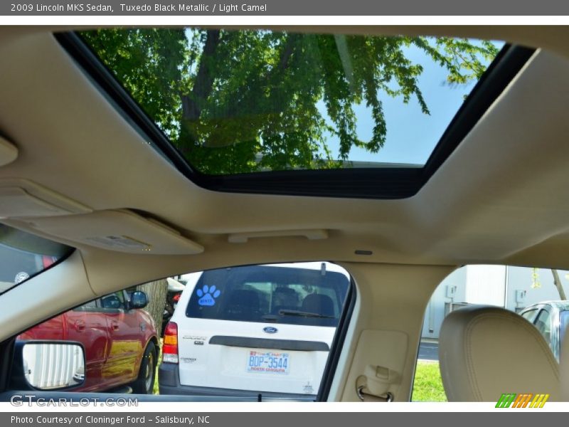 Tuxedo Black Metallic / Light Camel 2009 Lincoln MKS Sedan