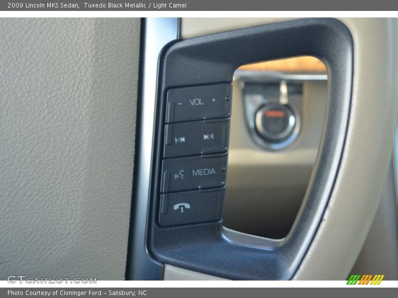 Tuxedo Black Metallic / Light Camel 2009 Lincoln MKS Sedan