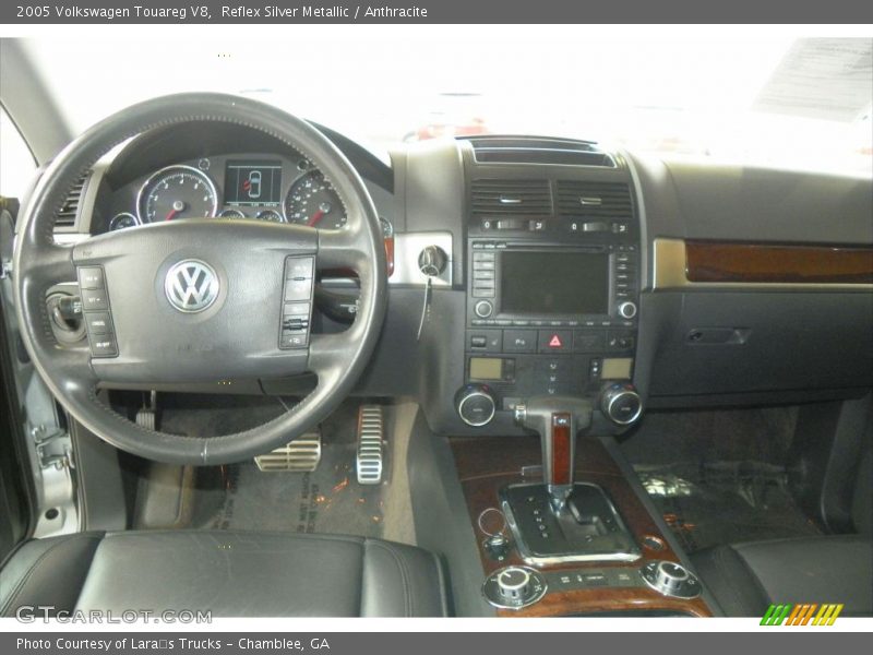 Reflex Silver Metallic / Anthracite 2005 Volkswagen Touareg V8