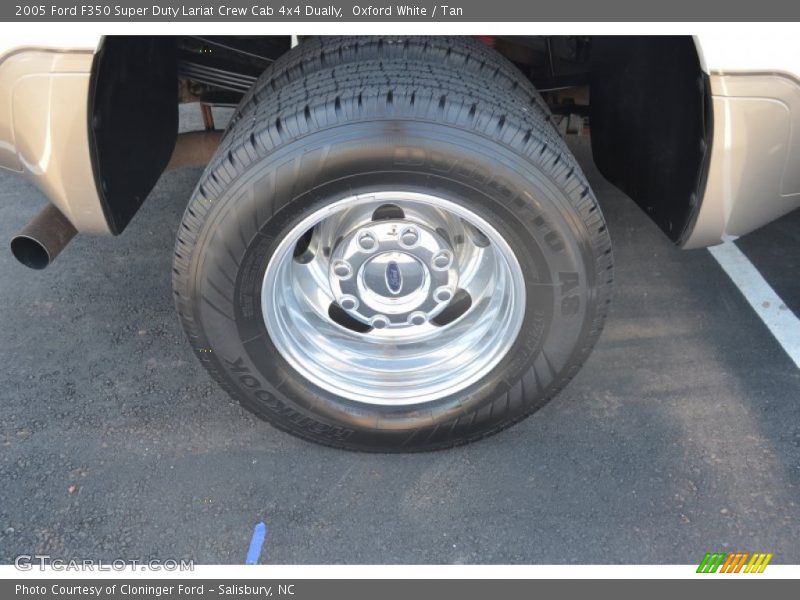 Oxford White / Tan 2005 Ford F350 Super Duty Lariat Crew Cab 4x4 Dually