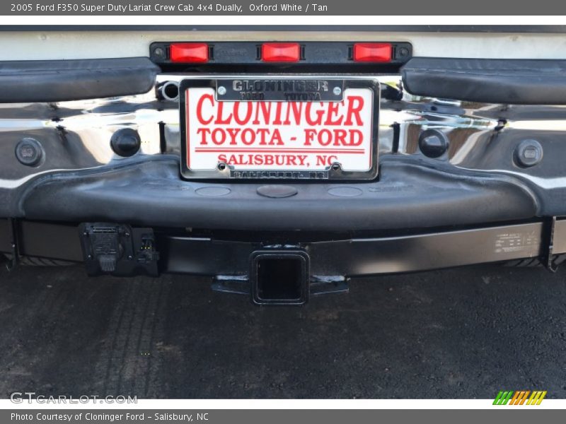 Oxford White / Tan 2005 Ford F350 Super Duty Lariat Crew Cab 4x4 Dually