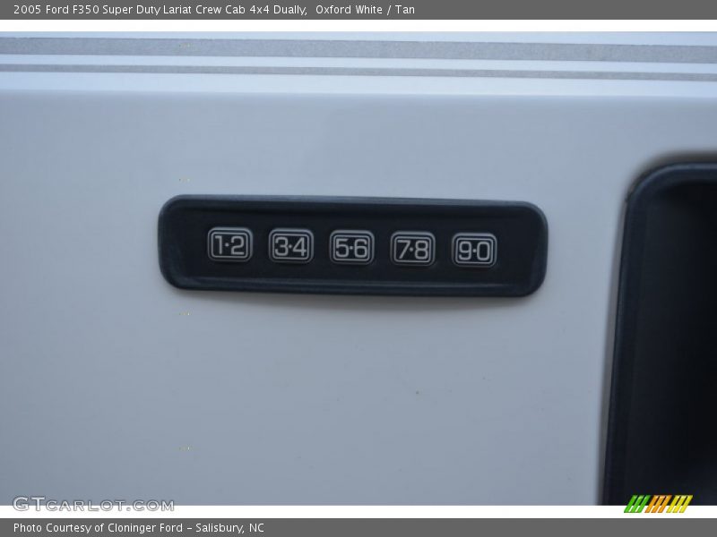 Oxford White / Tan 2005 Ford F350 Super Duty Lariat Crew Cab 4x4 Dually
