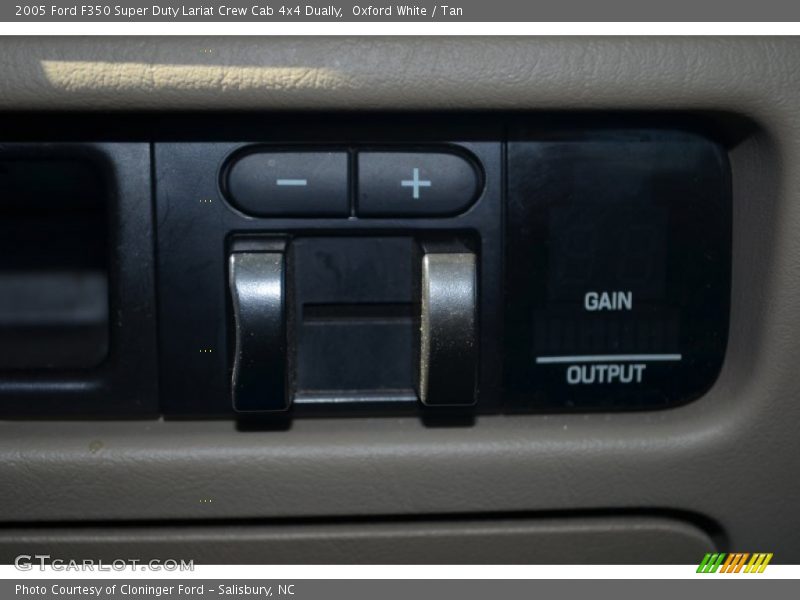 Oxford White / Tan 2005 Ford F350 Super Duty Lariat Crew Cab 4x4 Dually