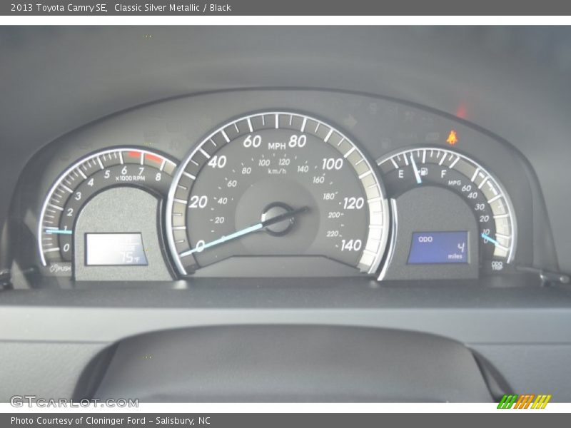 Classic Silver Metallic / Black 2013 Toyota Camry SE