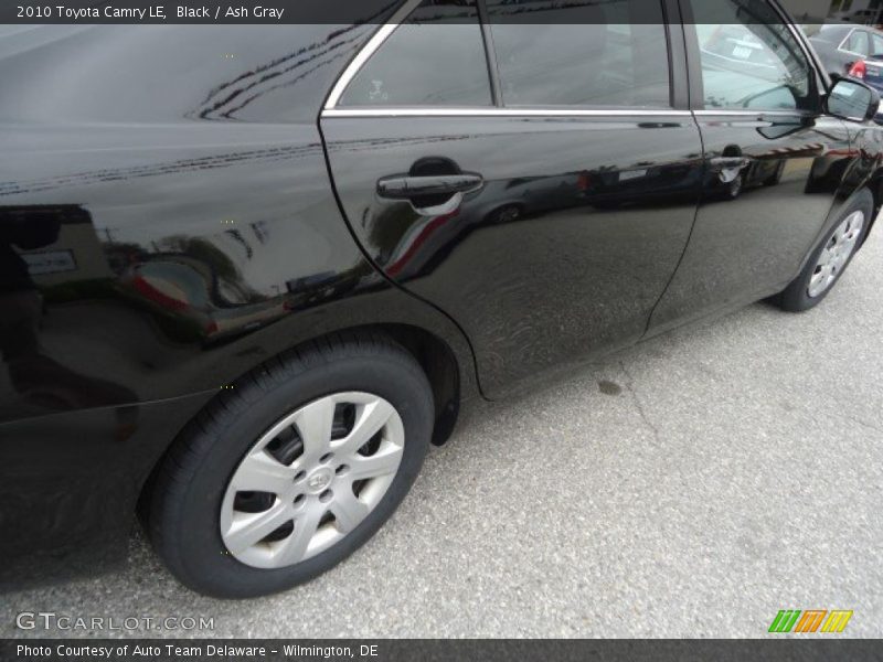 Black / Ash Gray 2010 Toyota Camry LE