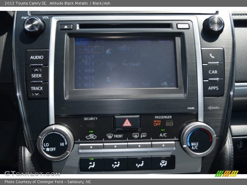 Attitude Black Metallic / Black/Ash 2013 Toyota Camry SE