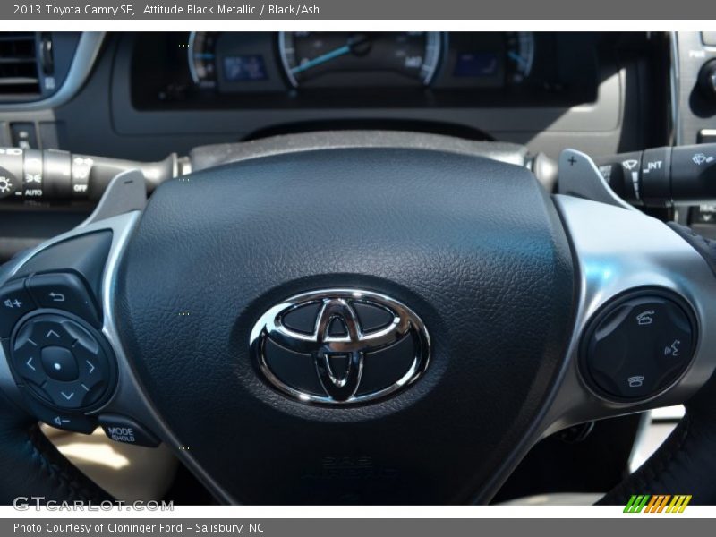 Attitude Black Metallic / Black/Ash 2013 Toyota Camry SE