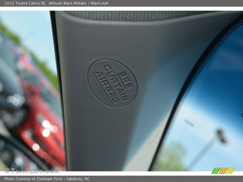 Attitude Black Metallic / Black/Ash 2013 Toyota Camry SE