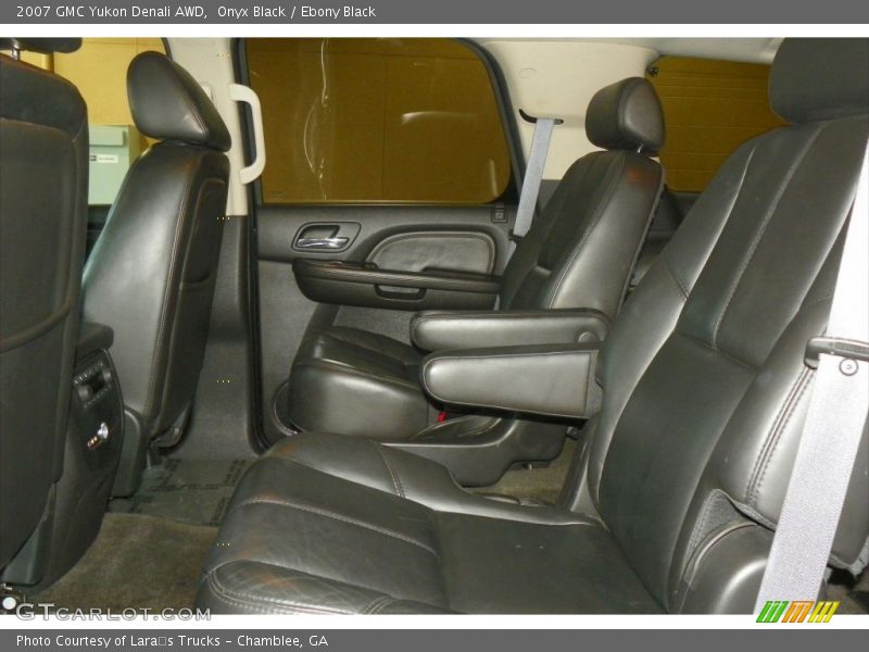 Onyx Black / Ebony Black 2007 GMC Yukon Denali AWD