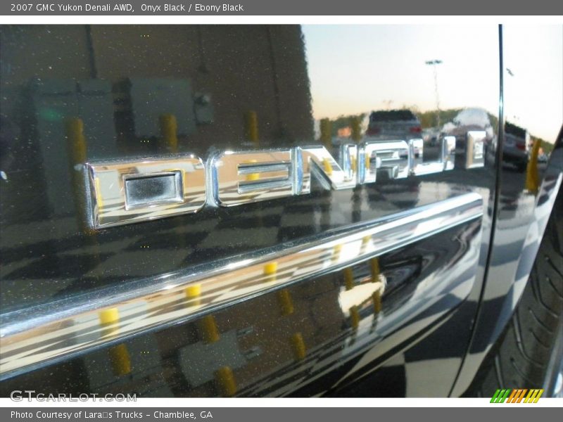 Onyx Black / Ebony Black 2007 GMC Yukon Denali AWD