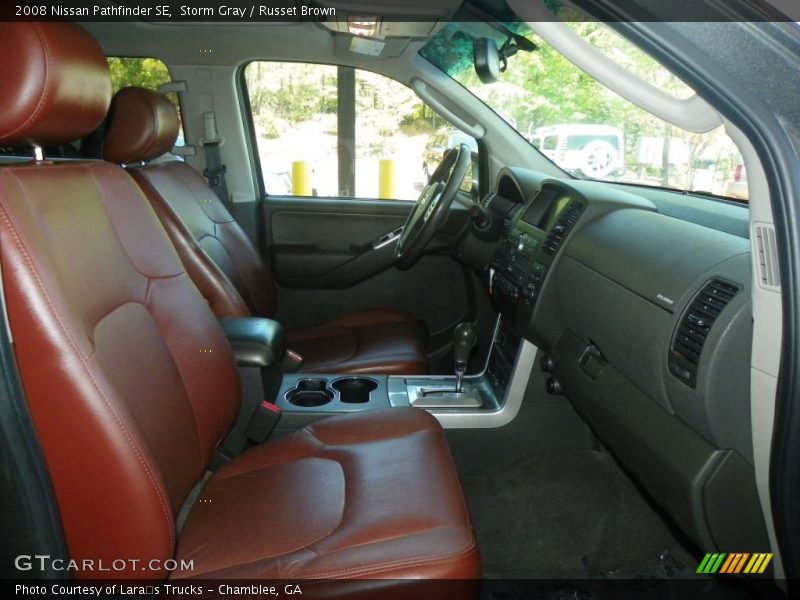 Front Seat of 2008 Pathfinder SE