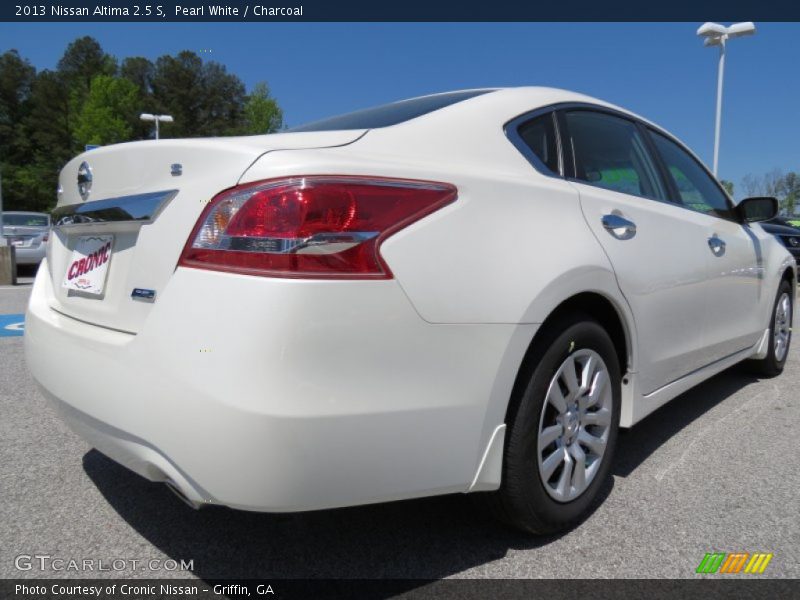 Pearl White / Charcoal 2013 Nissan Altima 2.5 S