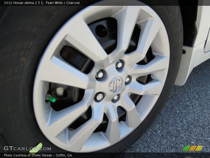 Pearl White / Charcoal 2013 Nissan Altima 2.5 S