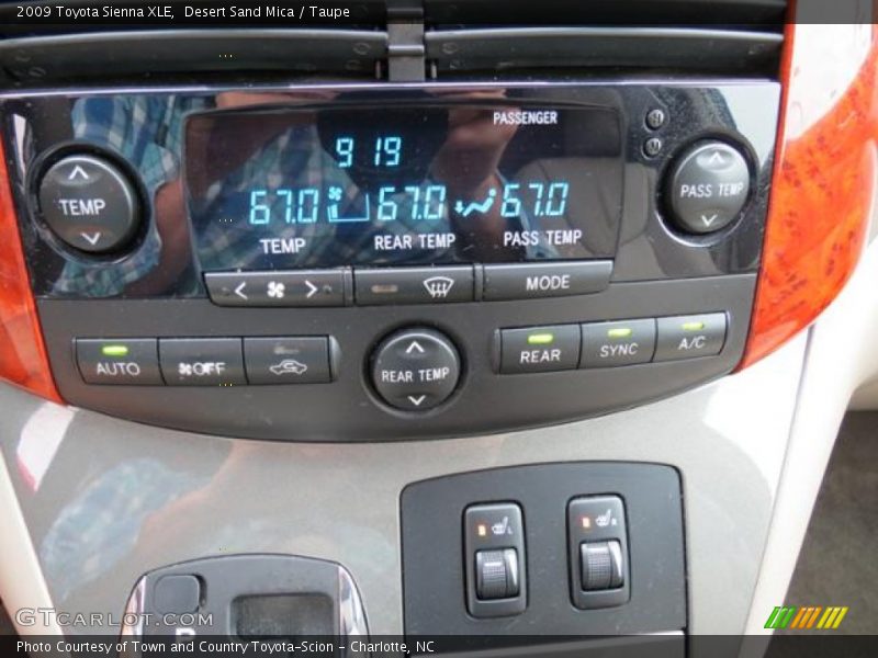 Desert Sand Mica / Taupe 2009 Toyota Sienna XLE