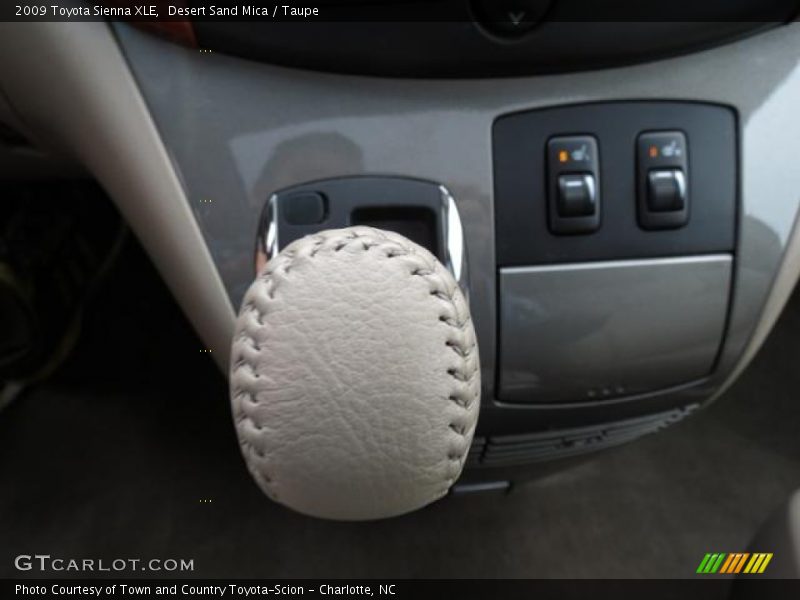 Desert Sand Mica / Taupe 2009 Toyota Sienna XLE