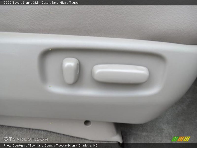 Desert Sand Mica / Taupe 2009 Toyota Sienna XLE