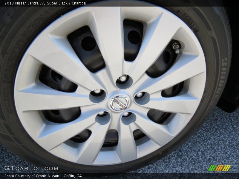 Super Black / Charcoal 2013 Nissan Sentra SV