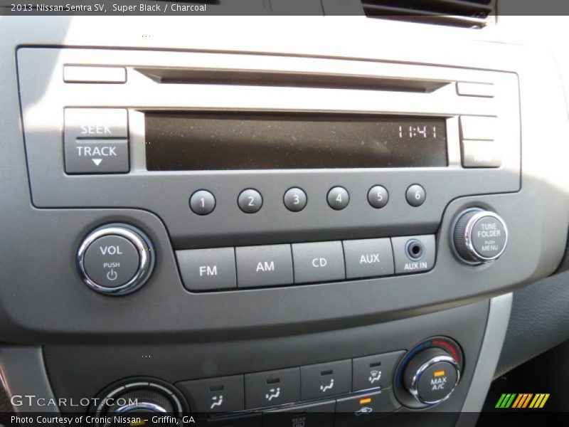 Super Black / Charcoal 2013 Nissan Sentra SV