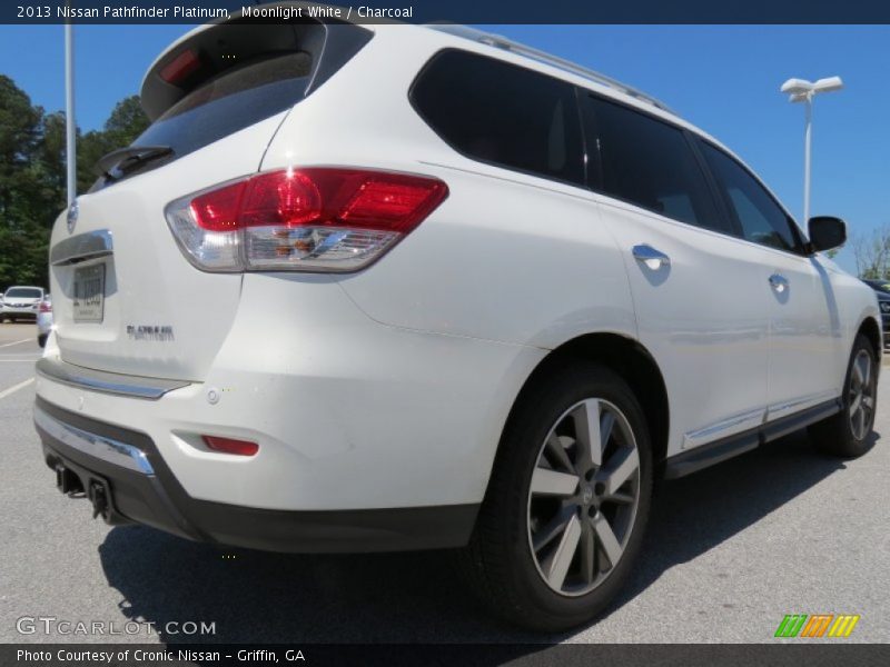 Moonlight White / Charcoal 2013 Nissan Pathfinder Platinum