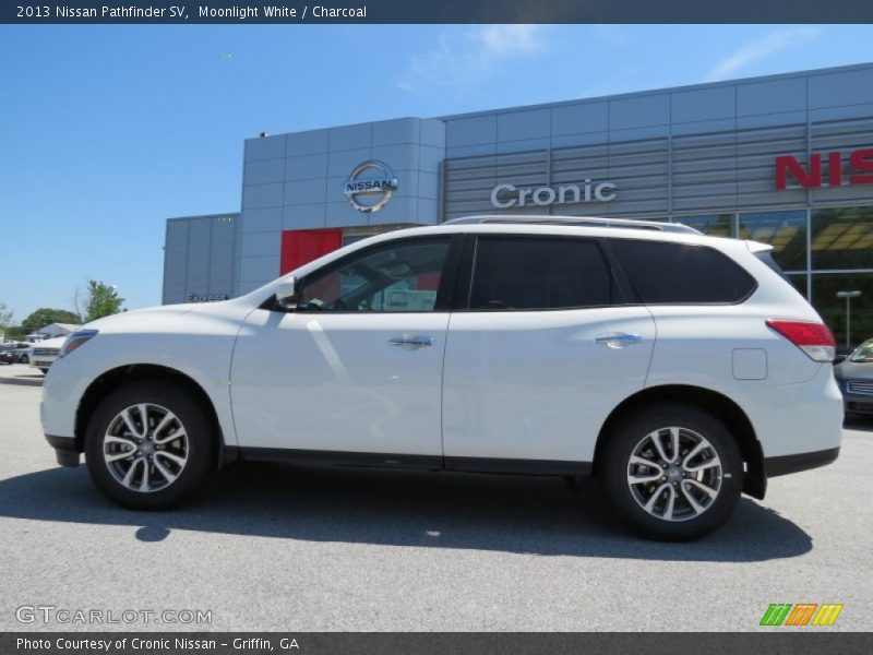 Moonlight White / Charcoal 2013 Nissan Pathfinder SV