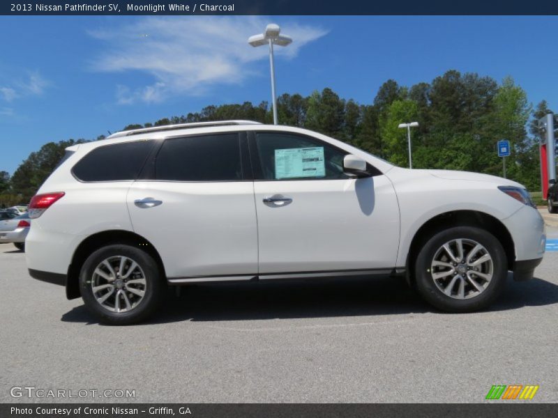 Moonlight White / Charcoal 2013 Nissan Pathfinder SV