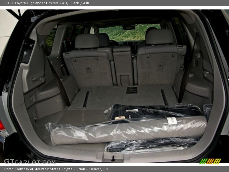 Black / Ash 2013 Toyota Highlander Limited 4WD