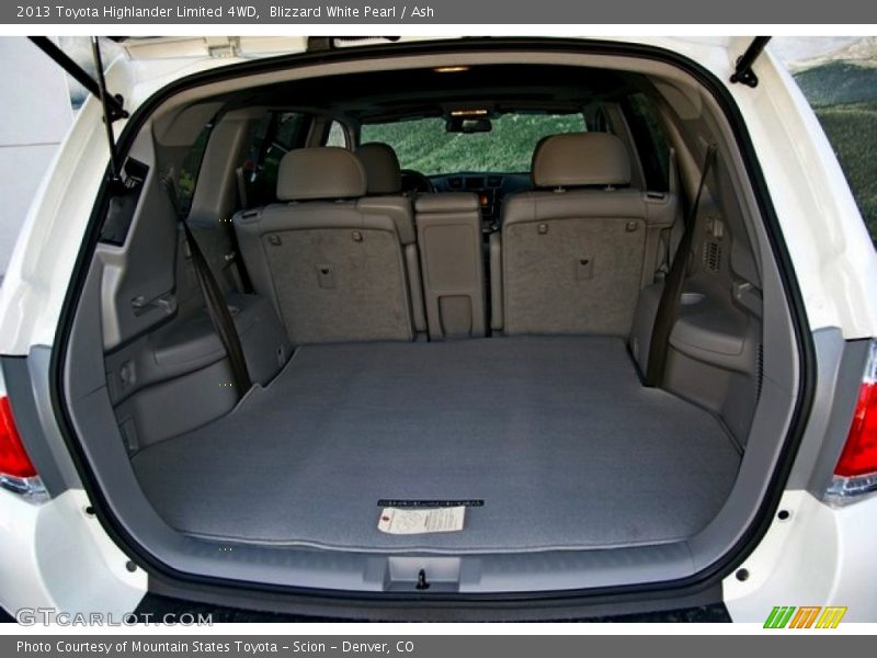 Blizzard White Pearl / Ash 2013 Toyota Highlander Limited 4WD