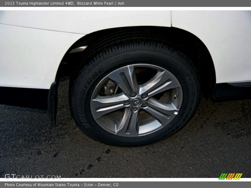 Blizzard White Pearl / Ash 2013 Toyota Highlander Limited 4WD